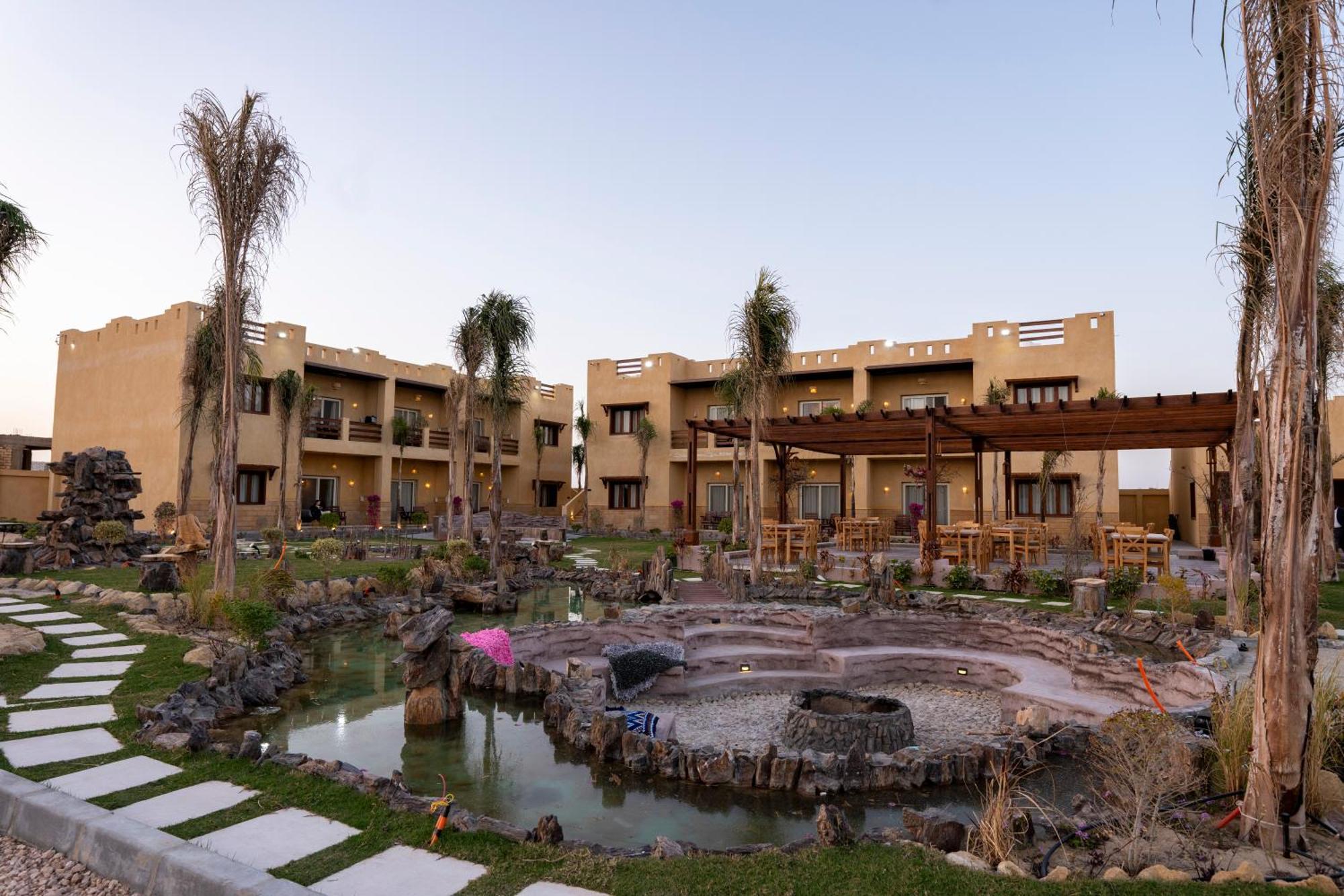 Azad Siwa Hotel 4*